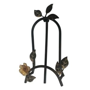 Black Metal Picture Frame with Leaf Design